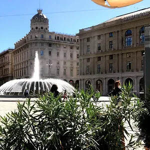 annas-home-appartamento-nel-cuore-di-genova.hotelitalianriviera.com/